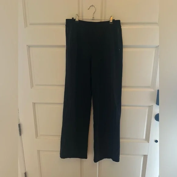 Lululemon Cottony-Soft Luon Pants – Size M – High Rise - SOLD OUT ON WEBSITE - Picture 5 of 7